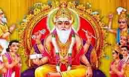 Vishwakarma Jayanti 2025: कार्यस्थल पर औजारों की पूजा और भगवान विश्वकर्मा की पूजा का महत्व Vishwakarma Jayanti 2025: कार्यस्थल पर औजारों की पूजा और भगवान विश्वकर्मा की पूजा का महत्व
