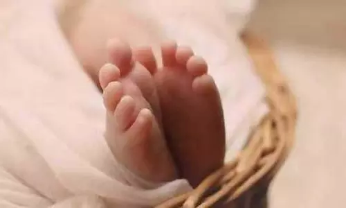 Karnataka : बच्चे की बीमारी से परेशान मां ने लालबाग झील में कूदकर की आत्महत्या Karnataka : बच्चे की बीमारी से परेशान मां ने लालबाग झील में कूदकर की आत्महत्या