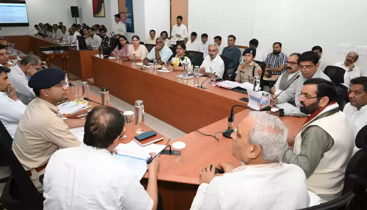Sirsa: जनस्वास्थ्य अधिकारी को चार्जशीट करने के लिए सीएम ने दिया निर्देश Sirsa: जनस्वास्थ्य अधिकारी को चार्जशीट करने के लिए सीएम ने दिया निर्देश