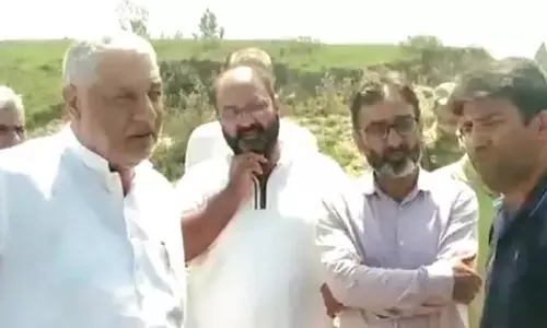 सोपोर विधायक ने सीर मज़बूग पुल का निरीक्षण किया, समय पर निर्माण का आश्वासन सोपोर विधायक ने सीर मज़बूग पुल का निरीक्षण किया, समय पर निर्माण का आश्वासन