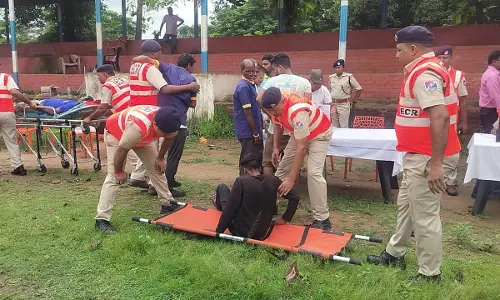 Ramgarh: रेल सुरक्षा और आपदा प्रबंधन के लिए RPF का मॉक ड्रिल