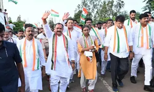 करीमनगर में मीनाक्षी नटराजन की यात्रा से पहले BRS नेताओं को एहतियातन हिरासत में लिया गया करीमनगर में मीनाक्षी नटराजन की यात्रा से पहले BRS नेताओं को एहतियातन हिरासत में लिया गया