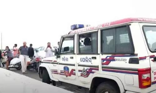Sambalpur में महानदी में कूदने के बाद छात्रा लापता Sambalpur में महानदी में कूदने के बाद छात्रा लापता