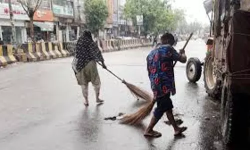 Gurugram: निगम मुख्यालय में चला स्वच्छता अभियान, जागरूकता पर भी जोर