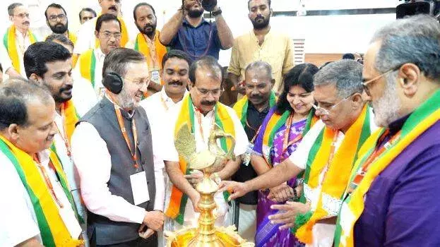Kerala: स्थानीय निकाय चुनाव: भाजपा का ध्यान जमीनी स्तर पर काम करने पर Kerala: स्थानीय निकाय चुनाव: भाजपा का ध्यान जमीनी स्तर पर काम करने पर