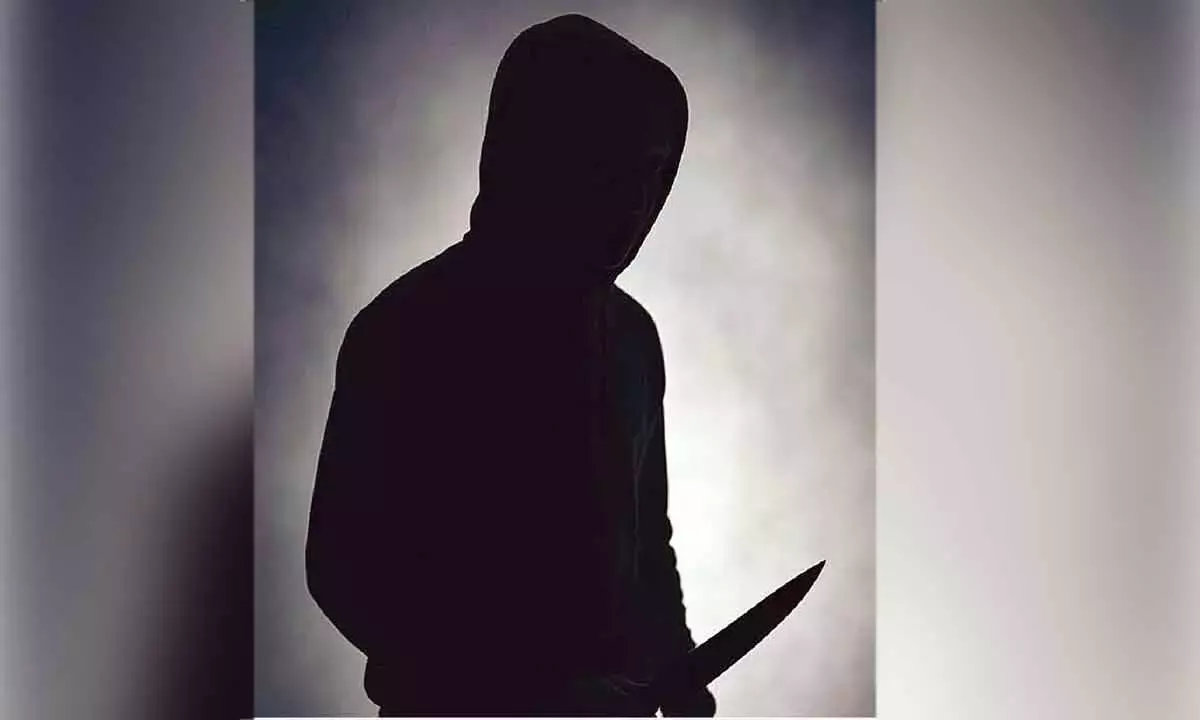 OTT पर अनफ़िल्टर्ड सामग्री के लिए समाज को चुकानी पड़ती है भारी कीमत