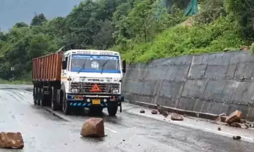 Keonjhar: भारी बारिश और भूस्खलन से जनजीवन अस्त-व्यस्त