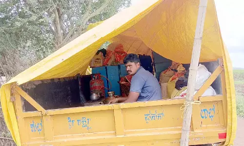 Bagalkot : तीन दिनों से मवेशियों के लिए चारा नहीं है Bagalkot : तीन दिनों से मवेशियों के लिए चारा नहीं है