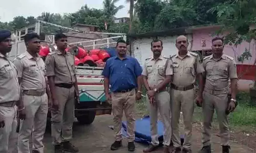 Balasore: गांव से 20 लाख रुपये के विस्फोटक बरामद, मालिक फरार