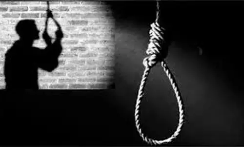 Sambhal: शादी के चार महीने बाद पति ने पत्नी पर हमला कर की आत्महत्या