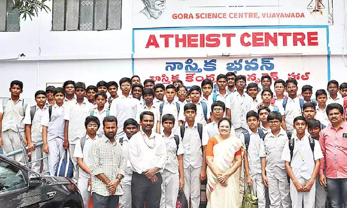 Andhra: गोरा टेक हब ने राष्ट्रीय अंतरिक्ष दिवस मनाया