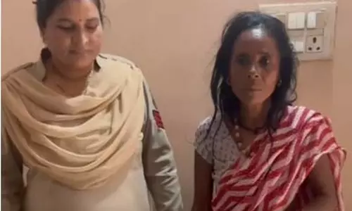 बीरगांव में शराब बेच रही महिला गिरफ्तार