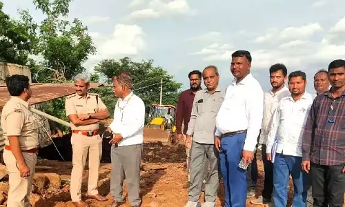 Sedam : अधिकारियों ने स्कूल को स्थानांतरित करने का वादा किया