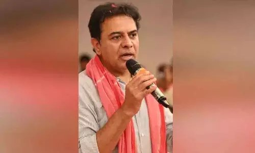 KTR ने रेवंत रेड्डी और दलबदलू विधायकों को उपचुनाव लड़ने की चुनौती दी KTR ने रेवंत रेड्डी और दलबदलू विधायकों को उपचुनाव लड़ने की चुनौती दी