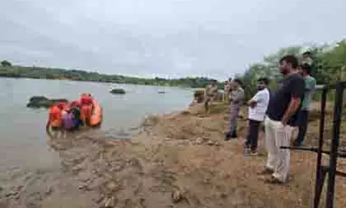 Gujarat: बारिश से हालात बिगड़े, नदी में फंसे 25 मजदूर बचाए गए Gujarat: बारिश से हालात बिगड़े, नदी में फंसे 25 मजदूर बचाए गए