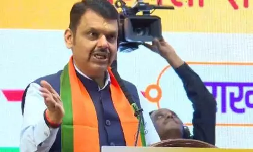 Fadnavis ने विपक्ष पर निशाना साधते हुए कहा, उनके सिर चुरा लिए गए हैं!