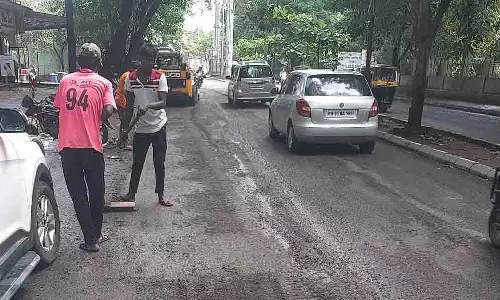 Panvel: नगर निगम ने खारघर, कामोठे में मरम्मत कार्य शुरू किया Panvel: नगर निगम ने खारघर, कामोठे में मरम्मत कार्य शुरू किया