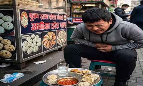 मेला में मोमोज खाने से 35 ग्रामीण बीमार, बच्चों की हालत गंभीर मेला में मोमोज खाने से 35 ग्रामीण बीमार, बच्चों की हालत गंभीर