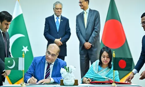 Pakistan और बांग्लादेश ने व्यापार, कूटनीति और सांस्कृतिक संबंधों को बढ़ावा देने के लिए छह समझौतों पर हस्ताक्षर किए