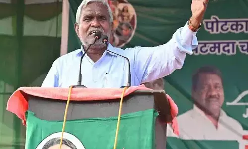 Jharkhand के पूर्व मुख्यमंत्री चंपई सोरेन नजरबंद Jharkhand के पूर्व मुख्यमंत्री चंपई सोरेन नजरबंद