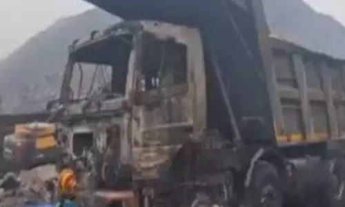 Hazaribagh में उपद्रवियों ने छह ट्रकों में आग लगाई, जांच जारी