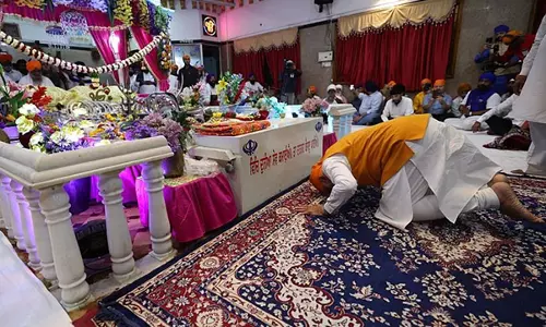 PM मोदी ने श्री गुरु ग्रंथ साहिब जी के प्रकाश पर्व पर दीं शुभकामनाएं