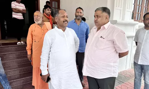 कैबिनेट मंत्री राजेश अग्रवाल ने भाजपा संगठन महामंत्री पवन साय से की मुलाकात