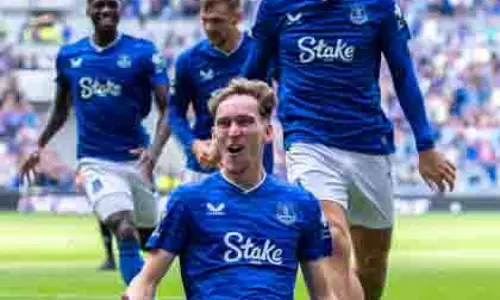 Everton ने हिल डिकिंसन में 2-0 से की धमाकेदार जीत