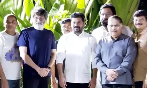 मुख्यमंत्री रेवंत रेड्डी ने तेलुगु फिल्म उद्योग को सरकार का समर्थन देने का आश्वासन दिया मुख्यमंत्री रेवंत रेड्डी ने तेलुगु फिल्म उद्योग को सरकार का समर्थन देने का आश्वासन दिया