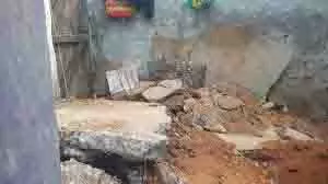 Jammu and Kashmir: धार्मिक समागम के दौरान मकान की छत गिरने से 30 महिलाएं घायल Jammu and Kashmir: धार्मिक समागम के दौरान मकान की छत गिरने से 30 महिलाएं घायल