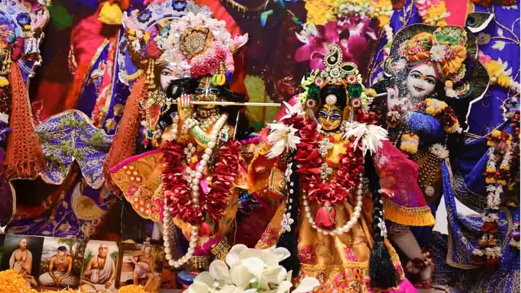 Radha Ashtami Vrat: राधा अष्टमी का व्रत रखते समय इन नियमों का करें पालन Radha Ashtami Vrat: राधा अष्टमी का व्रत रखते समय इन नियमों का करें पालन