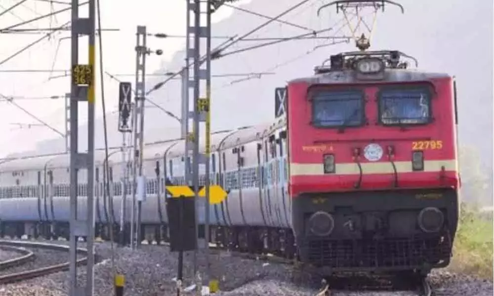 फेस्टिवल सीजन को देखते हुए रेलवे ने कसी कमर फेस्टिवल सीजन को देखते हुए रेलवे ने कसी कमर