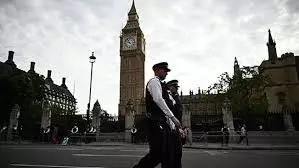 London में भारतीय भोजनालय पर आगजनी के मामले में किशोर समेत दो गिरफ्तार London में भारतीय भोजनालय पर आगजनी के मामले में किशोर समेत दो गिरफ्तार