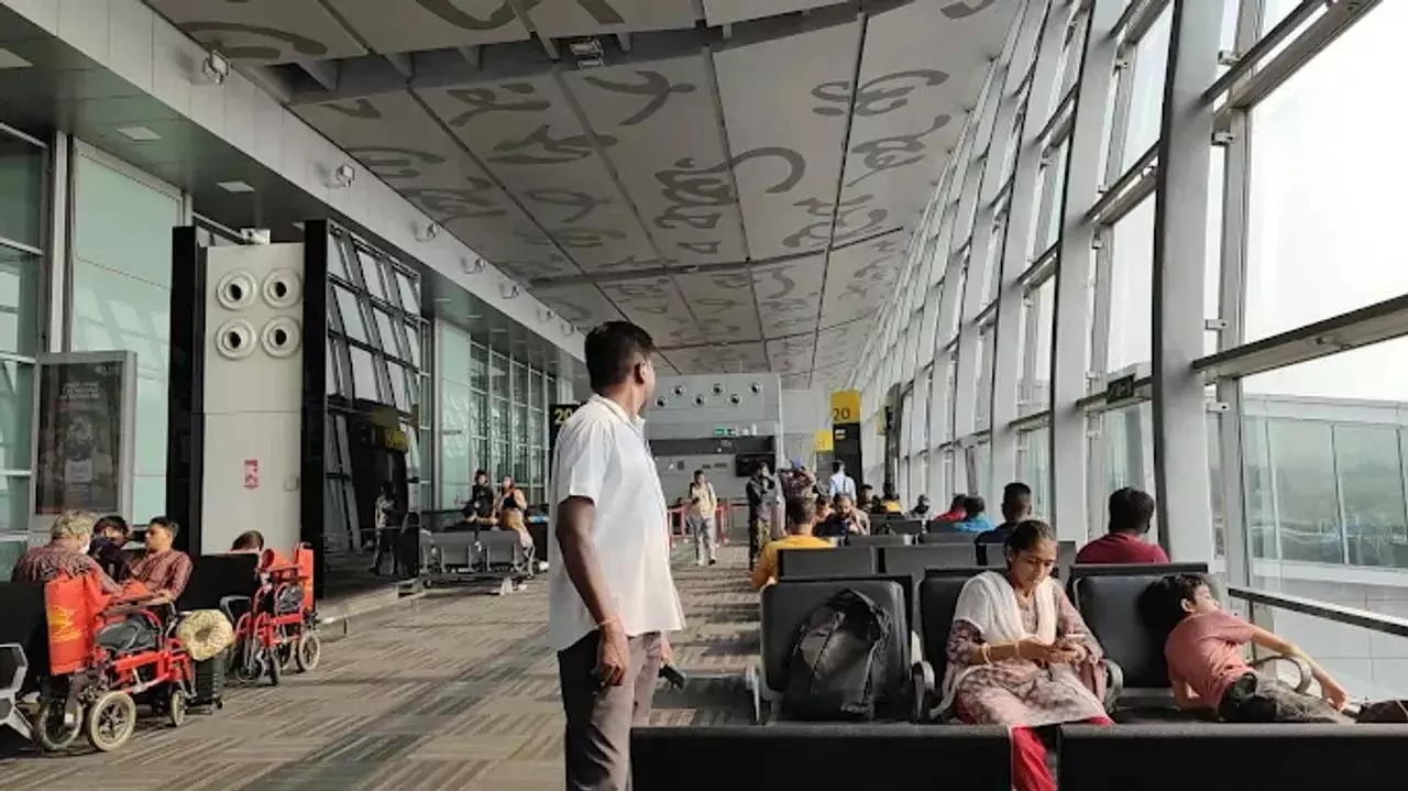 Bhubaneswar : हवाई अड्डे पर अब किफायती भोजन, उड़ान यात्री कैफे का उद्घाटन Bhubaneswar : हवाई अड्डे पर अब किफायती भोजन, उड़ान यात्री कैफे का उद्घाटन