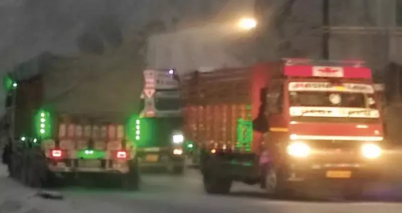 Srinagar-Jammu राष्ट्रीय राजमार्ग खुला Srinagar-Jammu राष्ट्रीय राजमार्ग खुला
