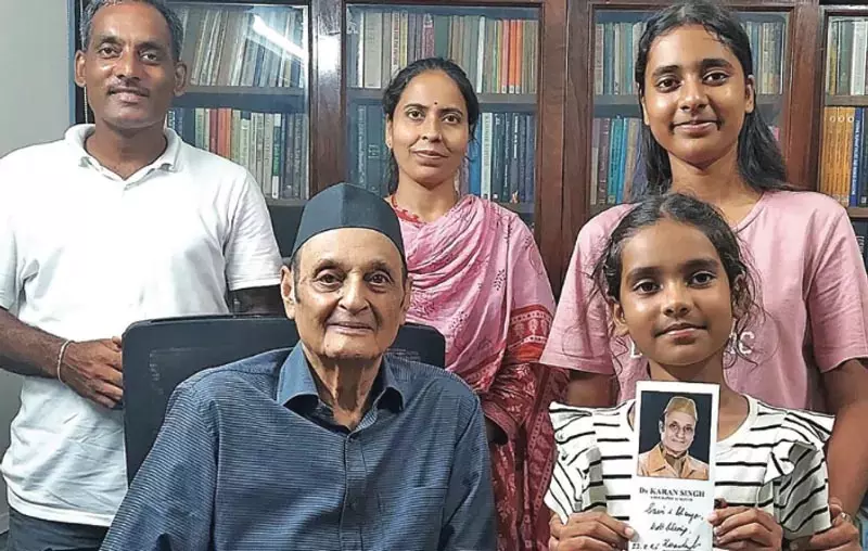 डॉ. कर्ण सिंह ने युवा पर्यावरण कार्यकर्ताओं से मुलाकात की डॉ. कर्ण सिंह ने युवा पर्यावरण कार्यकर्ताओं से मुलाकात की