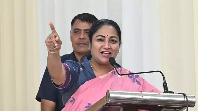 जलभराव समाधान को सीवर योजना पर काम जारी: CM Rekha Gupta जलभराव समाधान को सीवर योजना पर काम जारी: CM Rekha Gupta