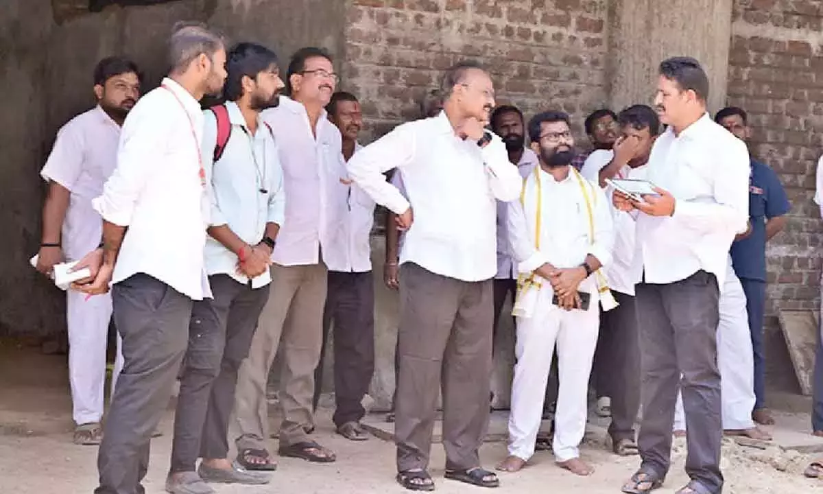 Andhra: दशहरा उत्सव के दौरान श्रद्धालुओं को सभी सुविधाएं प्रदान करना Andhra: दशहरा उत्सव के दौरान श्रद्धालुओं को सभी सुविधाएं प्रदान करना