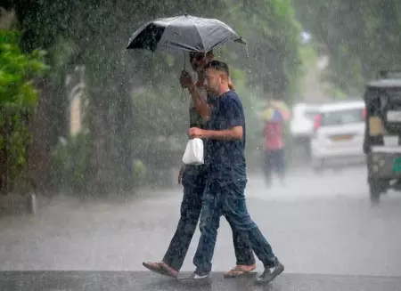 IMD ने सोमवार को ओडिशा के आठ जिलों में भारी बारिश की भविष्यवाणी की IMD ने सोमवार को ओडिशा के आठ जिलों में भारी बारिश की भविष्यवाणी की