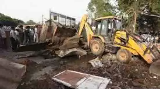 पंचकूला में NH-5 पर अतिक्रमण और अवैध पार्किंग हटाई गई पंचकूला में NH-5 पर अतिक्रमण और अवैध पार्किंग हटाई गई
