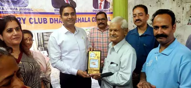 Rotary Club ने धर्मशाला पुस्तकालय को वाटर कूलर भेंट किया Rotary Club ने धर्मशाला पुस्तकालय को वाटर कूलर भेंट किया
