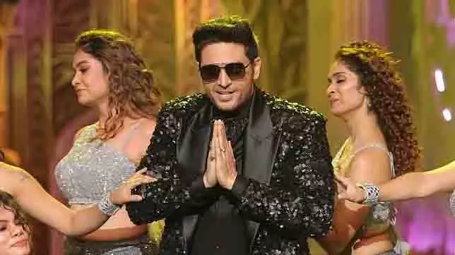 Bigg Boss 19 में गौरव की छवि चमकी, सलमान ने किया बड़ा कॉमेंट Bigg Boss 19 में गौरव की छवि चमकी, सलमान ने किया बड़ा कॉमेंट