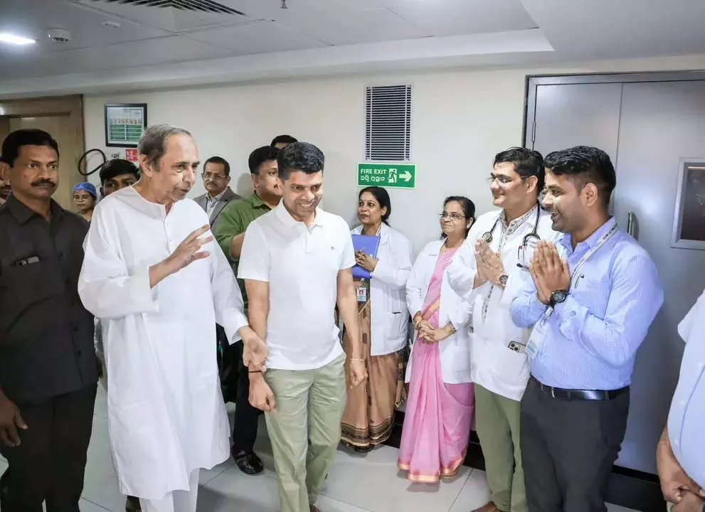 Odisha : भाजपा विधायक ने पांडियन की नवीन पटनायक से निकटता पर सवाल उठाए Odisha : भाजपा विधायक ने पांडियन की नवीन पटनायक से निकटता पर सवाल उठाए