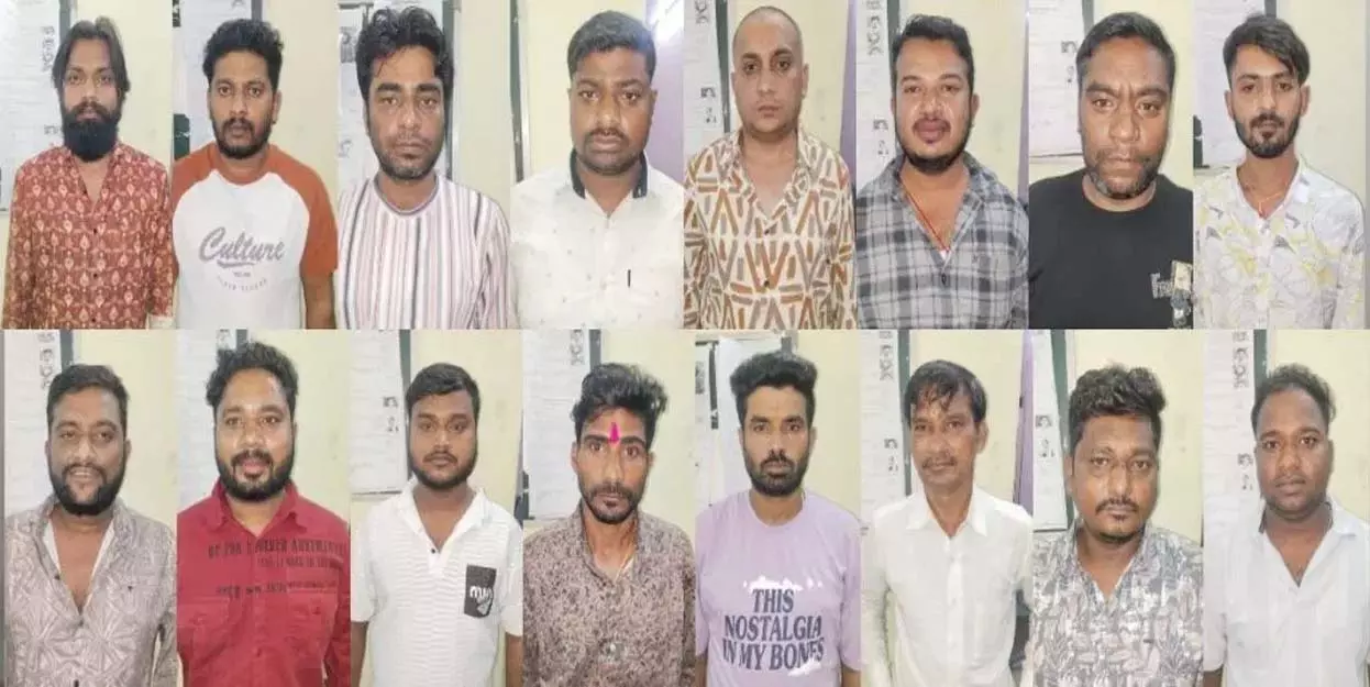 CG BREAKING: ग्रीन कोया फार्म में हाईप्रोफाइल जुए की फड़ पर पुलिस का छापा, 16 जुआरी गिरफ्तार CG BREAKING: ग्रीन कोया फार्म में हाईप्रोफाइल जुए की फड़ पर पुलिस का छापा, 16 जुआरी गिरफ्तार
