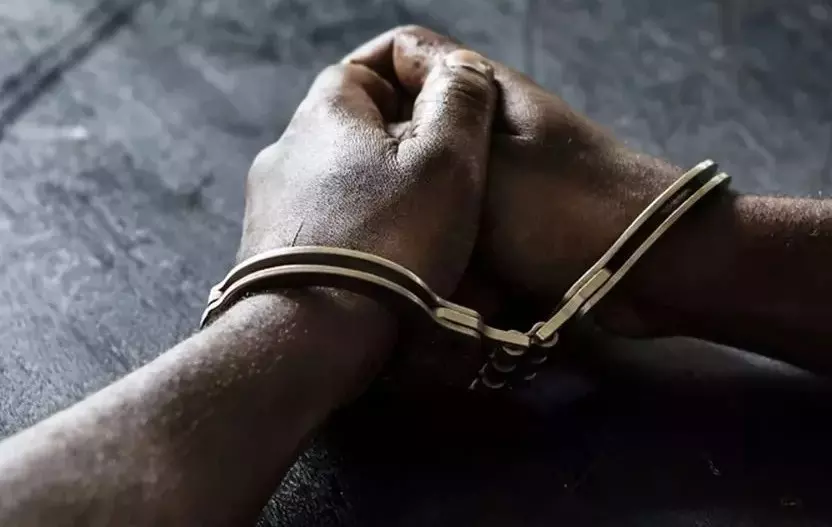 Faridabad: लाखों का गोल्ड बीडिंग फ्रॉड, पुलिस ने की बड़ी कार्रवाई Faridabad: लाखों का गोल्ड बीडिंग फ्रॉड, पुलिस ने की बड़ी कार्रवाई