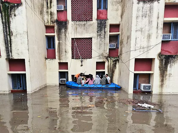 J&K: खराब मौसम के कारण कल जम्मू में स्कूल बंद रहेंगे J&K: खराब मौसम के कारण कल जम्मू में स्कूल बंद रहेंगे