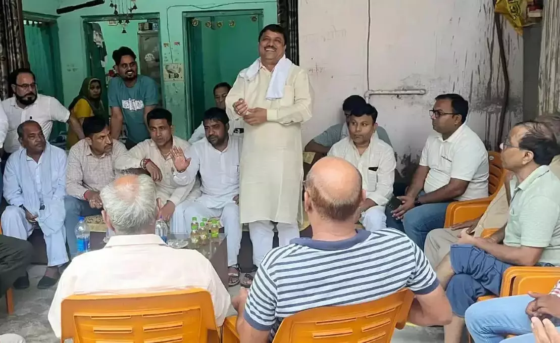 Jhajjar: पूर्व विधायक ने बहादुरगढ़ में जनता से संवाद किया Jhajjar: पूर्व विधायक ने बहादुरगढ़ में जनता से संवाद किया