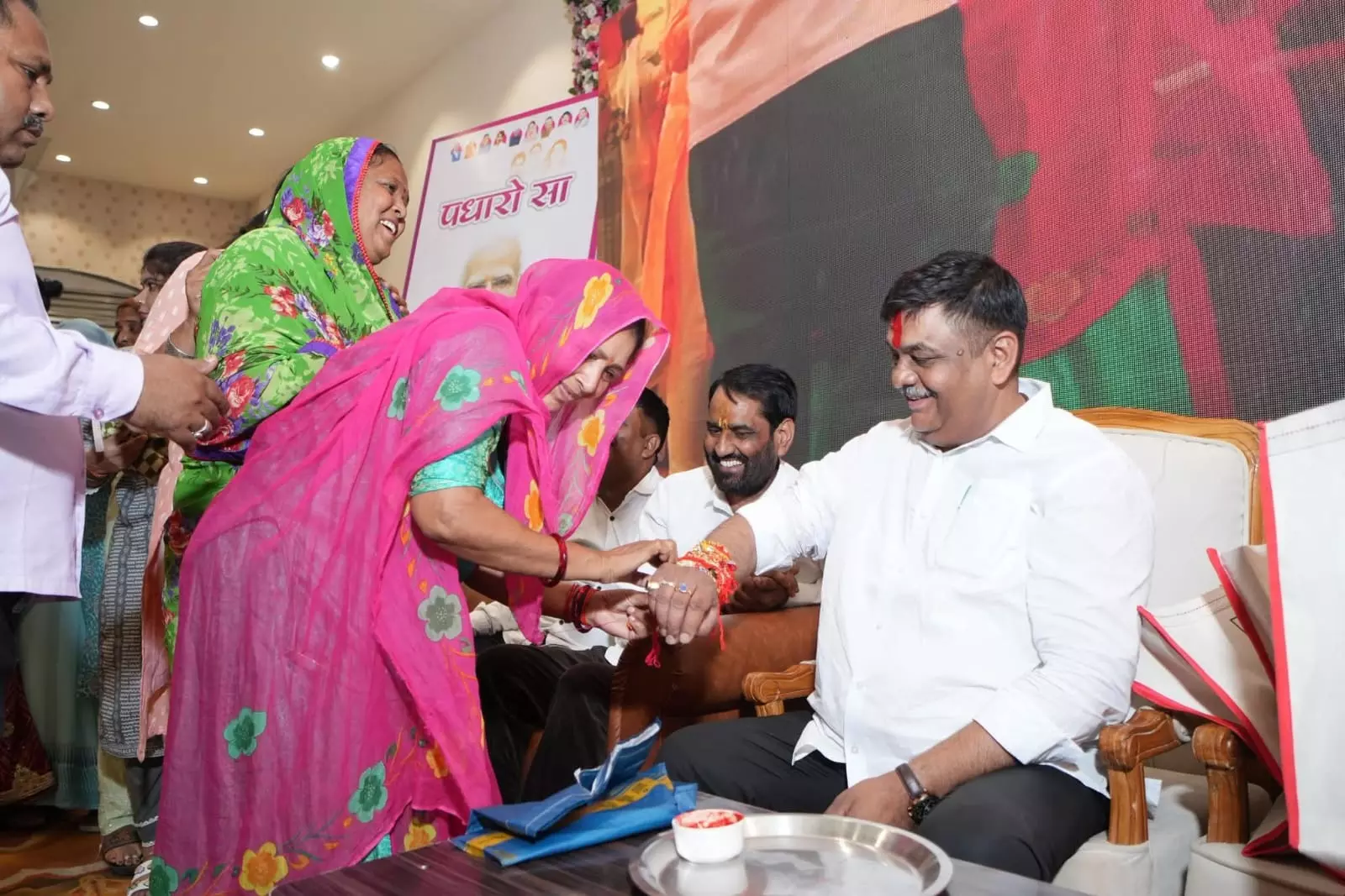 Jaipur: ‘बहनों का सम्मान- शक्ति का सम्मान‘ रक्षा सूत्र कार्यक्रम आयोजित Jaipur: ‘बहनों का सम्मान- शक्ति का सम्मान‘ रक्षा सूत्र कार्यक्रम आयोजित