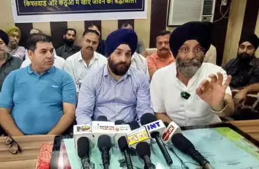 AJKTWA ने परिवहन क्षेत्र में संकट पर सरकार से कार्रवाई की मांग की AJKTWA ने परिवहन क्षेत्र में संकट पर सरकार से कार्रवाई की मांग की