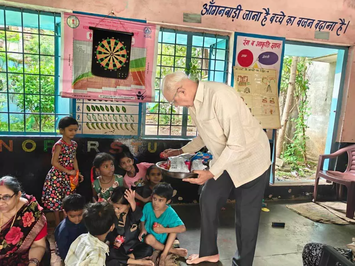 प्रोजेक्ट आओ बांटे खुशियां: जन्मदिन पर अधिकारियों-कर्मचारियों ने बच्चों संग मनाया उत्सव प्रोजेक्ट आओ बांटे खुशियां: जन्मदिन पर अधिकारियों-कर्मचारियों ने बच्चों संग मनाया उत्सव